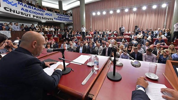 El Presupuesto 2020 de la nueva legislatura fue aprobado por la vieja composición de los diputados.