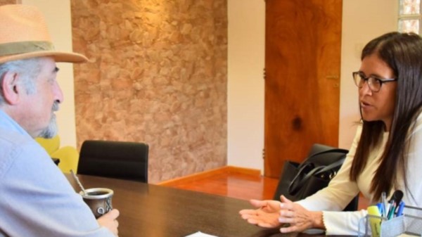 Gabriela Córdoba dialogó con Othar Macharashvilli sobre su desafío de nadar en las aguas de Malvinas.