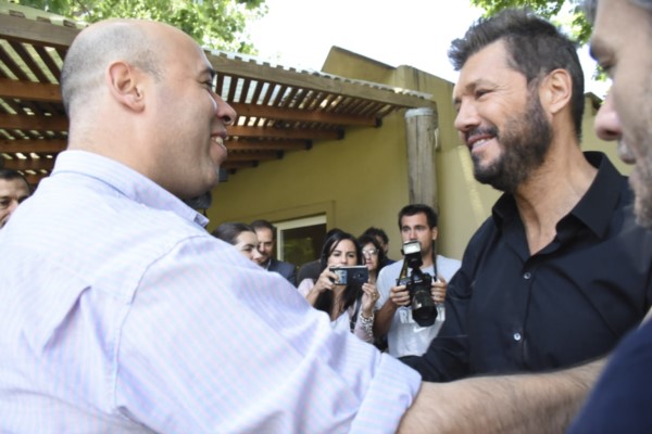 El empresario televisivo Marcelo Tinelli debutó en la actividad política en el marco del plan Argentina contra el Hambre.