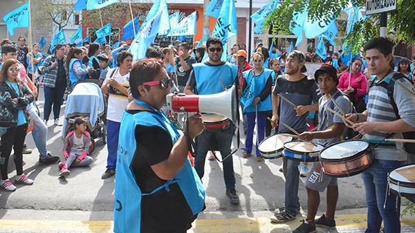 Contra las tarifas. Mucho enojo de la gente.
