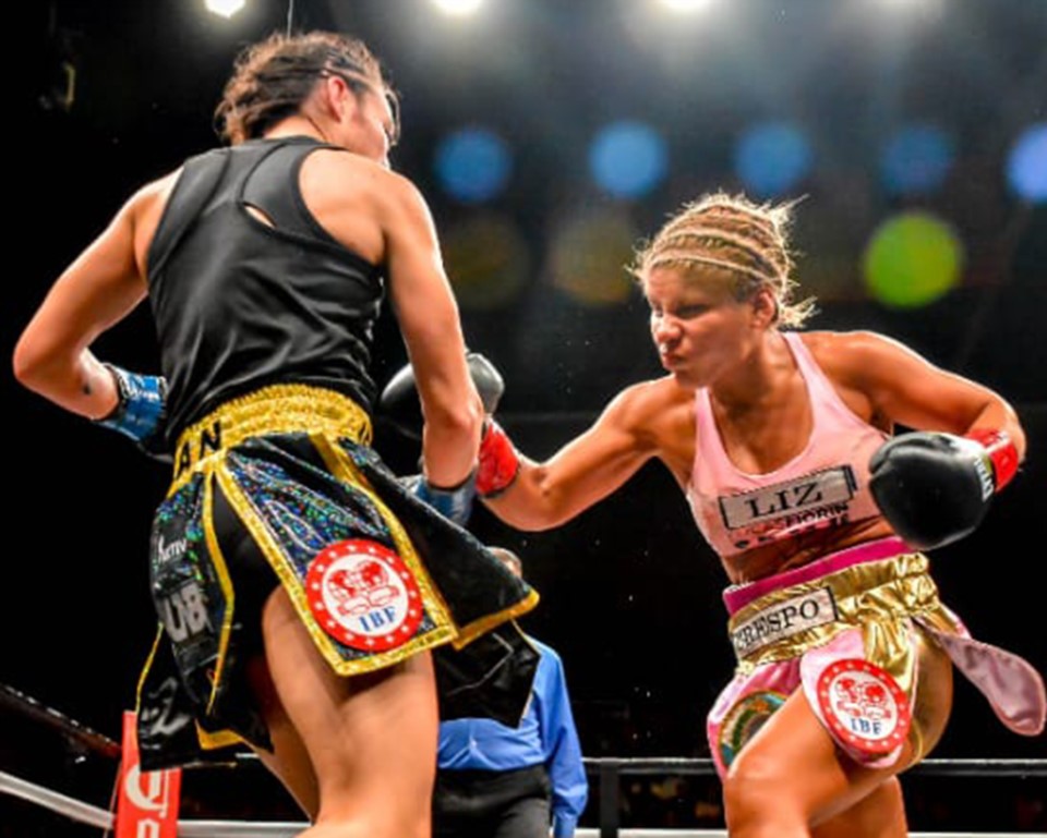 Liz Crespo en acción. Afincada en Puerto Madryn, la boxeadora volverá al ring nada menos que en su casa, para todo el público chubutense.