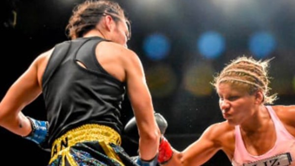 Liz Crespo en acción. Afincada en Puerto Madryn, la boxeadora volverá al ring nada menos que en su casa, para todo el público chubutense.