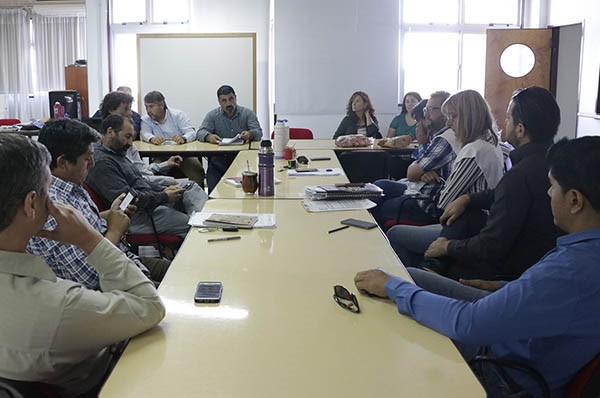 Trato hecho. Tras intensas reuniones, el Gobierno y los docentes llegaron a un acuerdo muy tempranero.