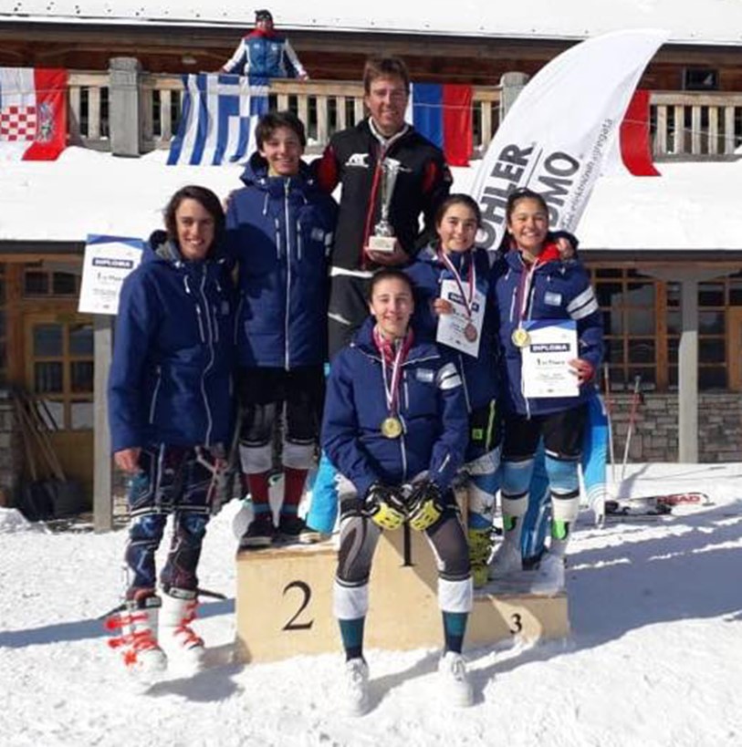 La delegación de chubutenses del Club Andino de Esquel.