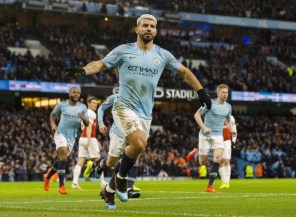 Manchester City se reencontró con la victoria gracias a triplete de Agüero.