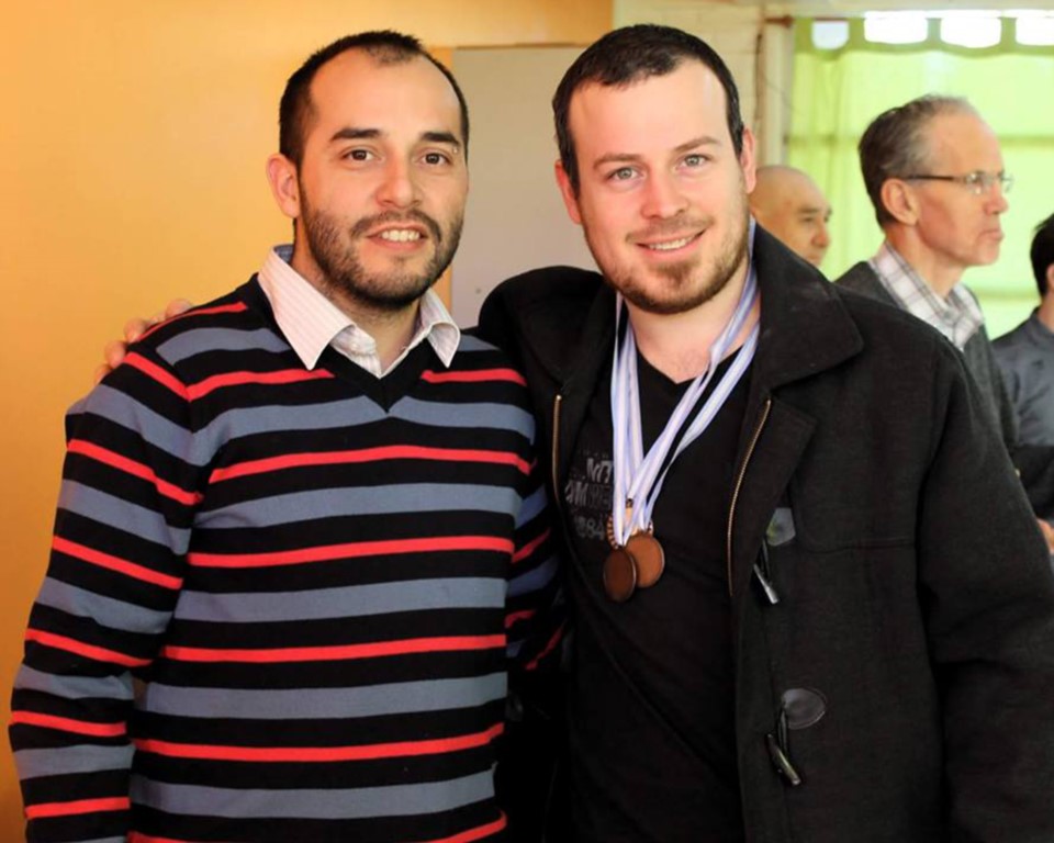 Federico Rodríguez (izquierda), presidente saliente, junto a Marcos Pirola (derecha), el nuevo presidente.
