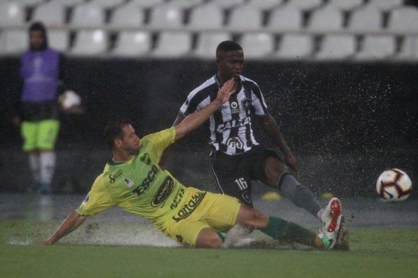 Defensa y Justicia cayó 1-0 ante Botafogo como visitante por la ida de la primera ronda.