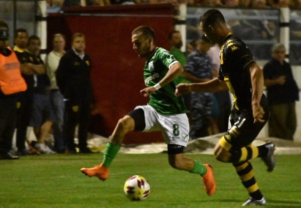 Santamarina sumó tres puntos claves para salvarse del descenso.