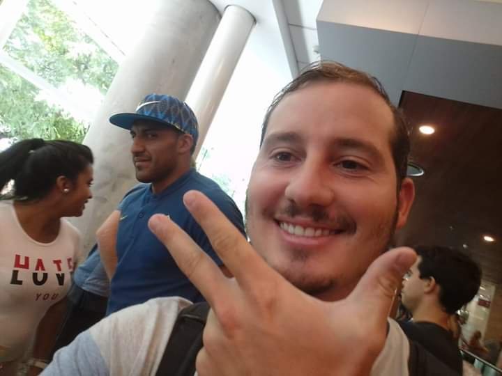 Wanchope vio a un hincha de River que hacia el gesto del 3-1 y le dio un correctivo.