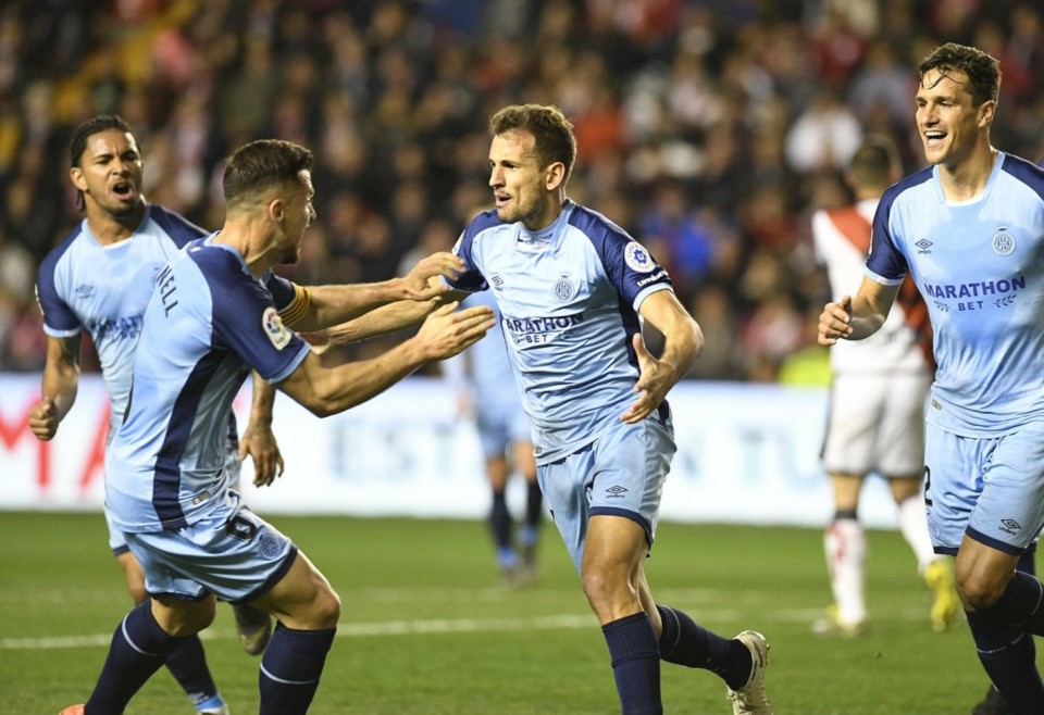 Stuani le da la victoria al Girona por 0-2 en Vallecas. Se hunde el Rayo, respira el Girona.