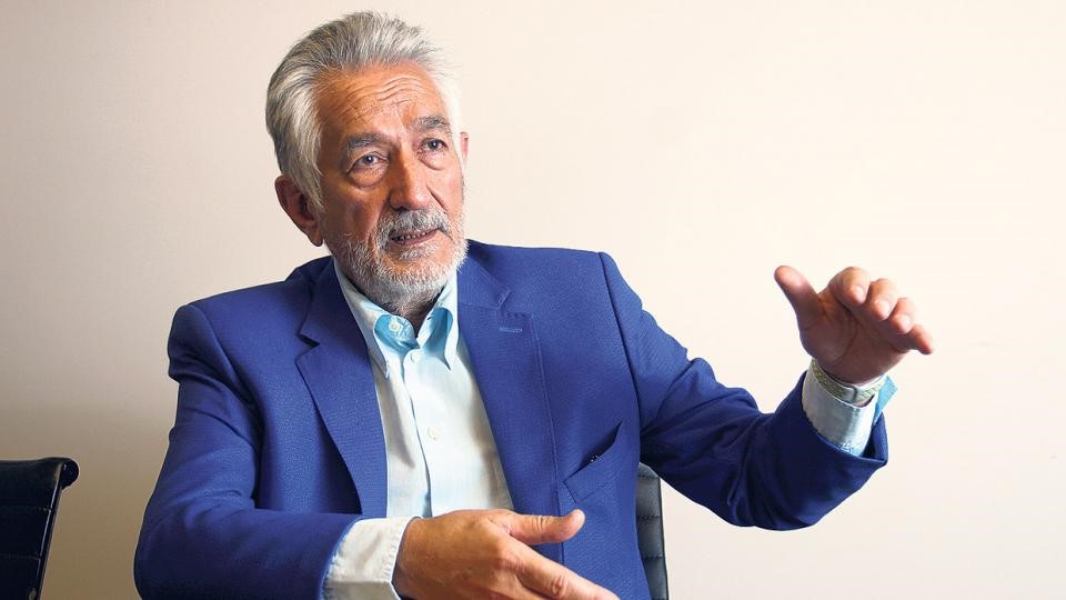 La primera cuota se abonará con los haberes de este mes, la segunda en julio, la tercera en octubre y la última en diciembre, anunció el gobernador Alberto Rodríguez Saá.