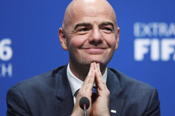 "Luego de las discusiones con UEFA, FIFA tomó una decisión y soy un presidente feliz", afirmó el suizo. 