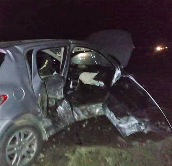 Los autos evidenciaron la violencia del impacto sucedido en un cruce.