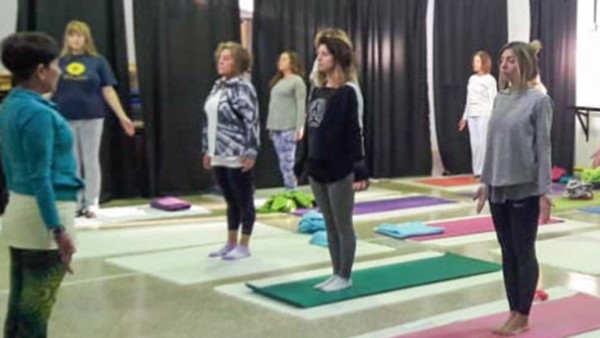 El yoga funciona en tres sedes y las clases son gratuitas.
