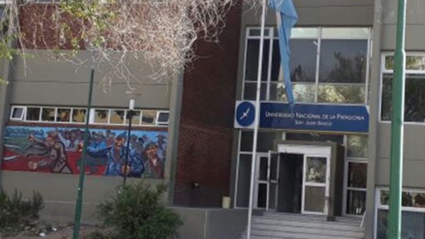 En la Universidad de la Patagonia los docentes adhieren a la medida.