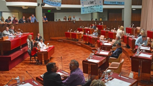 Decisiones. Una postal del recinto en la capital durante la sesión del día de ayer, con temas centrales.