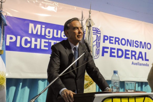 Miguel Pichetto: "Este gobierno hace kirchnerismo blanco; aumenta 46% la AUH pero no los salarios".