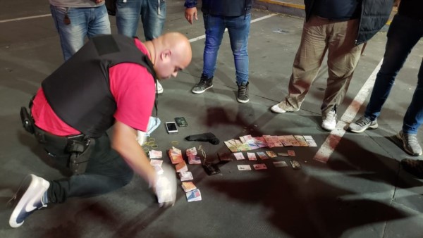 Estos son los 170 mil pesos que pretendían cobrar policías de la DDI Lanús-Avellaneda a una mujer para no armarle una causa por narco. 