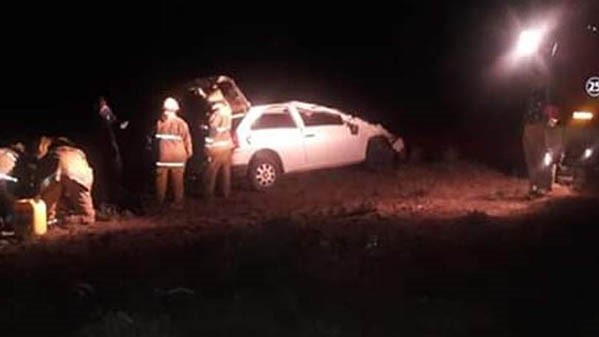 El VW Gol volcó en la ruta Nº 25 a 10 kilómetros de Paso de Indios.