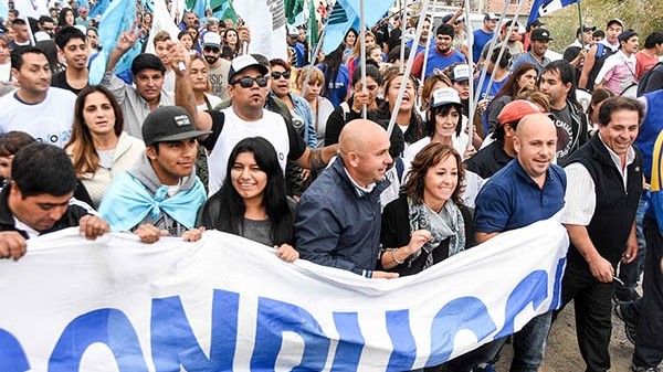 Los mellizos Sastre con la militancia, aseguraron que el domingo habrá un gran resultado.