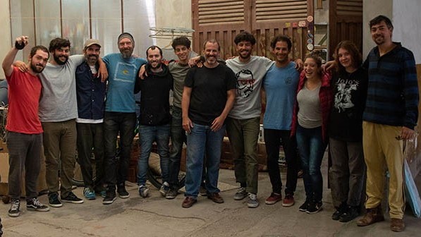 Ellos son los hacedores de Pueblo Chico. “La serigrafía es lo que nos une a la hora de trabajar, lo que nos expresa”, aseguran.