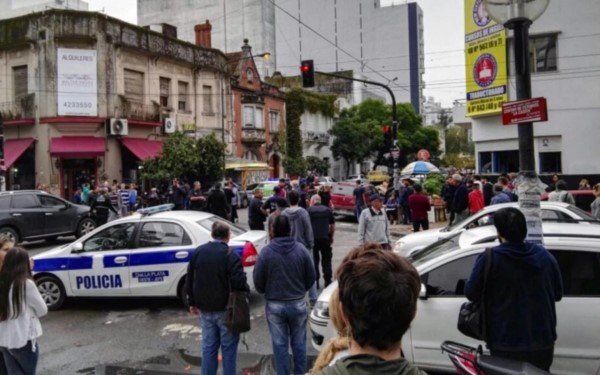 Los delincuentes actuaron en una entidad que vende dólares. Hubo un enfrentamiento armado con los custodios.