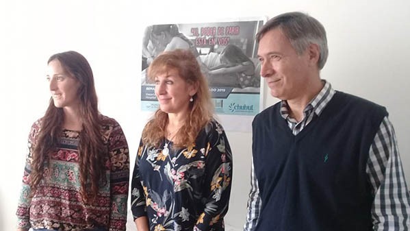 Raúl Franco, junto a las médicas Patricia Tumas y Romina Morison.
