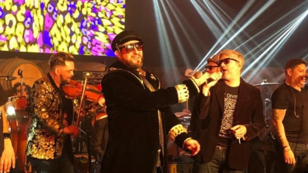Los Auténticos Decadentes fueron homenajeados y le pusieron música a la celebración.