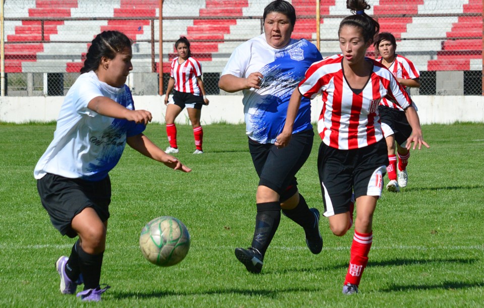 Defensores del Parque acumula hechos polémicos en su haber en su primer torneo femenino liguista.