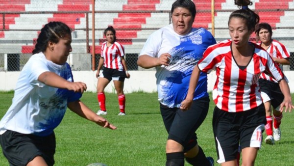 Defensores del Parque acumula hechos polémicos en su haber en su primer torneo femenino liguista.