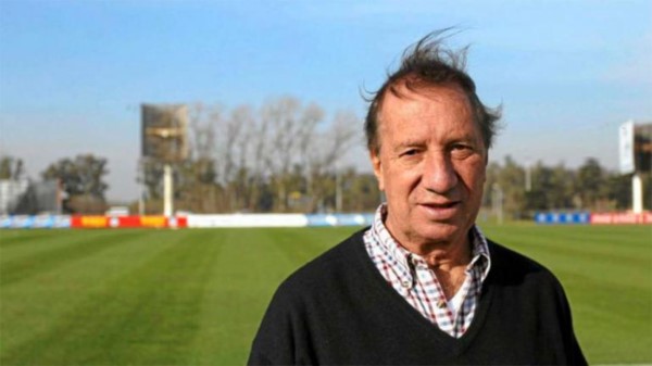 Bilardo se encuentra internado en el Instituto Argentino de Diagnóstico y Tratamiento por una neumonía. 