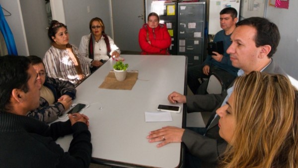 Reclamos. El intendente escuchó algunas demandas por filtraciones.