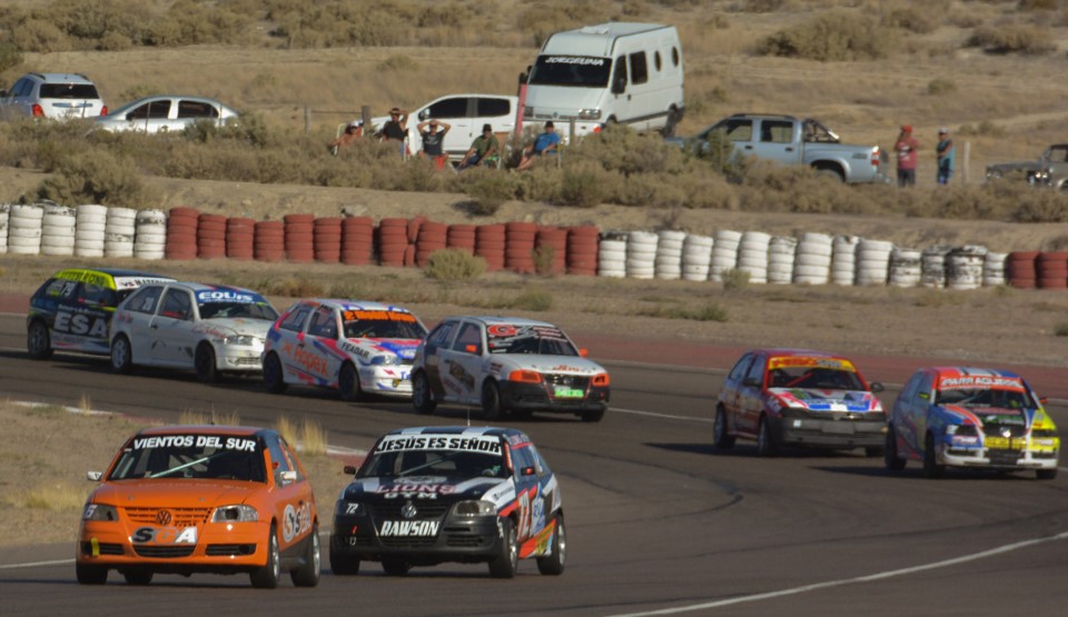 Las cinco categorías del automovilismo provincial girarán este fin de semana en el autódormo “Mar y Valle” de Trelew por la tercera fecha.