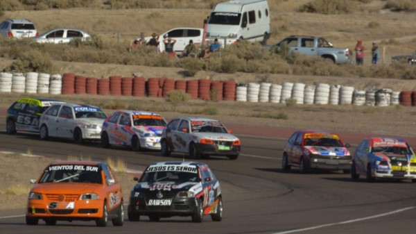 Las cinco categorías del automovilismo provincial girarán este fin de semana en el autódormo “Mar y Valle” de Trelew por la tercera fecha.