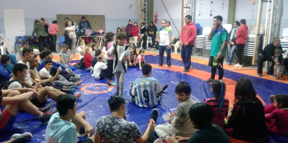 La Escuela Municipal de lucha olímpica de Rawson participó de encuentro en el Ceyddet de Trelew.