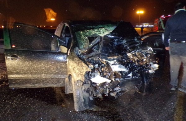 El conductor del rodado fue extraido en grave estado y murió en el Hospital (foto @radio3trelew)