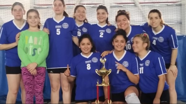 La Escuela Municipal de Vóley de Trelew se quedó con la final en Libres.
