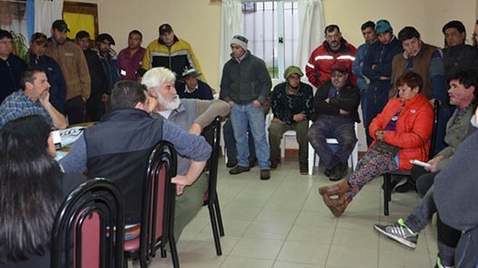 Irrupción. Los trabajadores municipales fueron a la sesión del Concejo para saber sobre los pases a planta de los que nadie estaba informado.