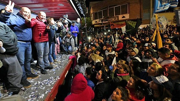 Aunque al inicio del conteo hubo algo de incertidumbre, finalmente en Puerto Madryn Gustavo Sastre consolidó su triunfo y festejó. 