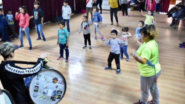 Este jueves comenzó el taller gratuito de “Murga de Invierno” a cargo de Mauricio Vargas.