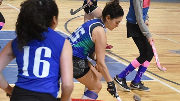 El certamen se juega en las categorías Sub 16, Damas Mayores y Mamis, con jugadoras de toda la provincia.