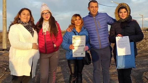Los Bomberos de Trelew recibieron lotes y visitaron el  sitio elegido.  