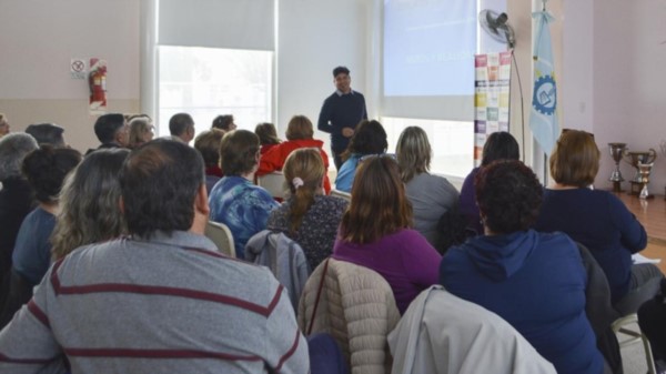 Más de 40 jugadores de Newcom de Trelew y Rawson participaron de la capacitación en el Hotel Deportivo.