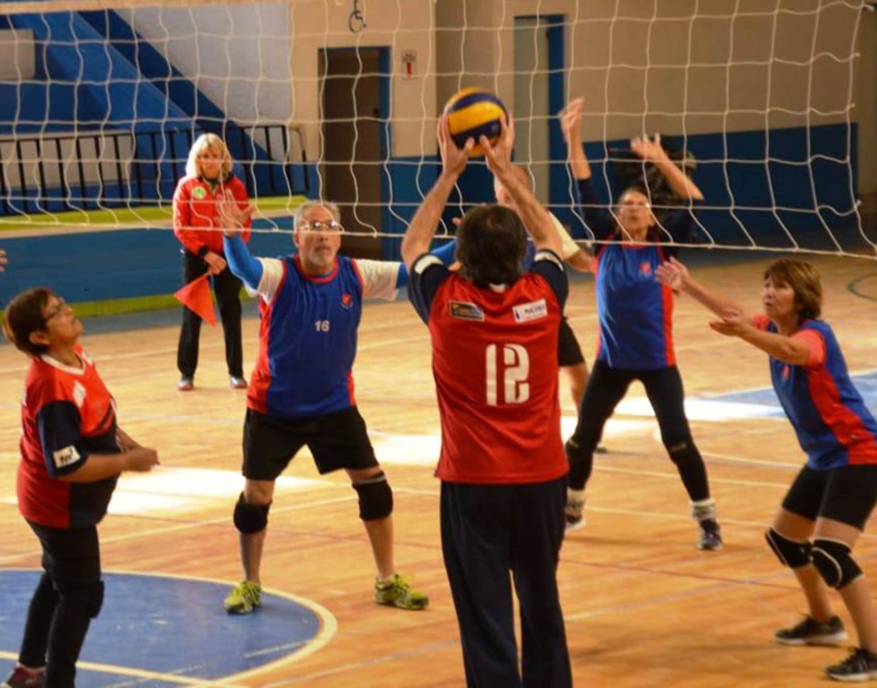 Los adultos mayores tuvieron una nueva jornada de Newcom, en el marco de los Juegos Evita, en Trelew.
