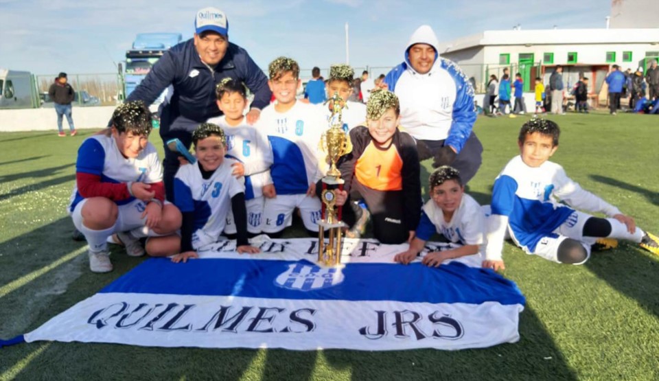 Quilmes Jrs. se consagró campeón en la categoría 2008 y el equipo del SEC fue el subcampeón. La definición tuvo un excelente marco de público.