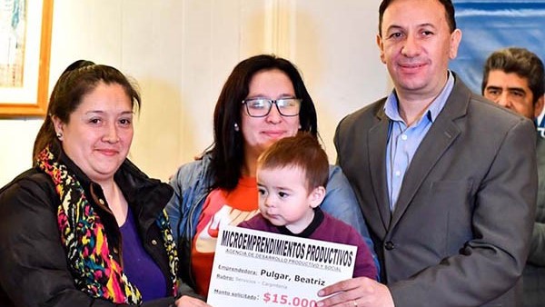 Maderna destacó la entrega de micro emprendimientos.