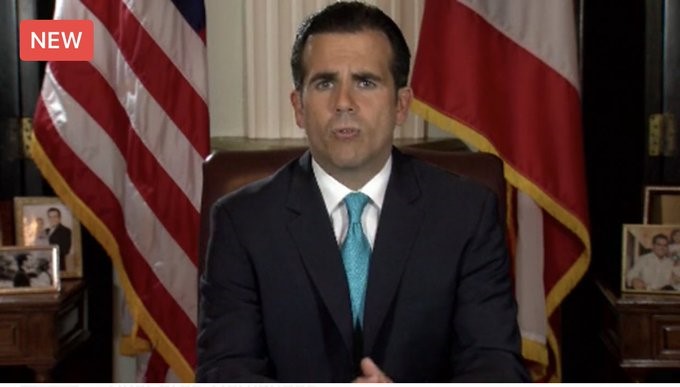 Rosselló renuncia a su cargo, efectivo el 2 agosto, tras 12 días de fuertes manifestaciones que así lo exigían.
