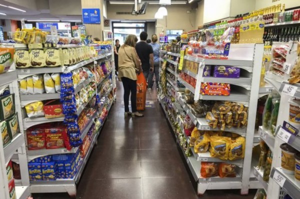 Estiman inflación de 2,2% para julio y creciente incertidumbre en el mercado por las PASO.