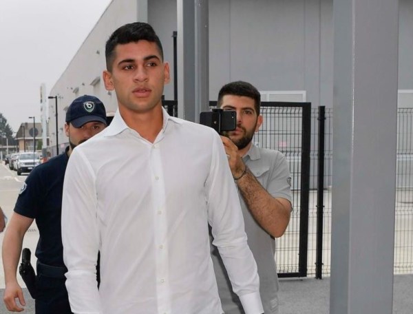 Romero tiene 21 años, jugó 27 partidos en la temporada 18/19 en Genoa. Todos como titular y marcó 2 goles.