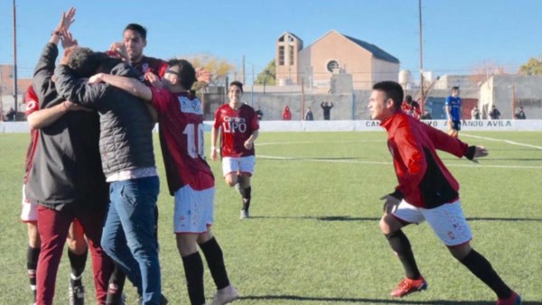Huracán de Comodoro Rivadavia venció a la CAI en cancha de USMA, se proclamó bicampeón y se hizo acreedor de una plaza para el Regional 2020.